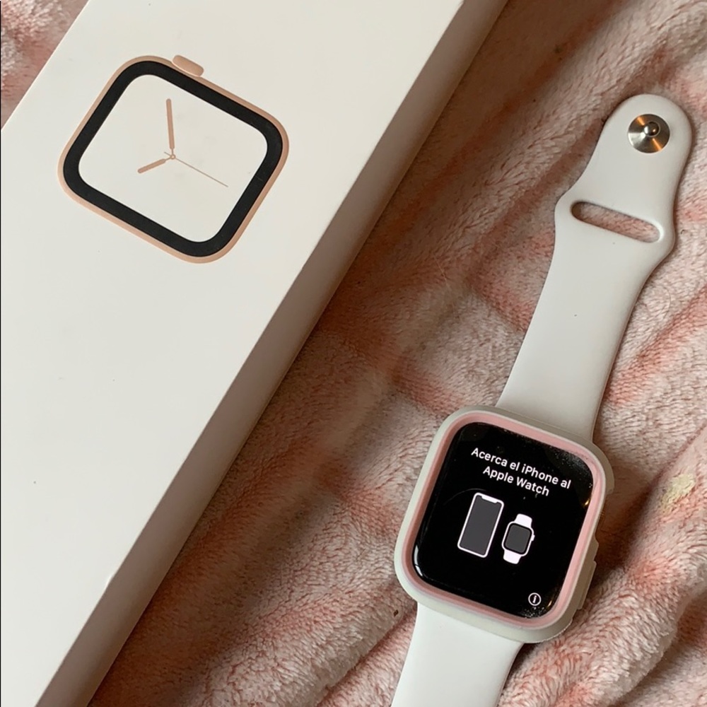 Series 4 Rose Gold 🍎 Apple Watch